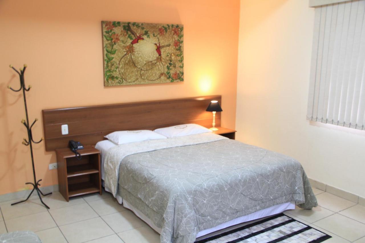 סאו פאולו Hotel Valparaiso - Metro Paraiso E 800M Da Av Paulista מראה חיצוני תמונה