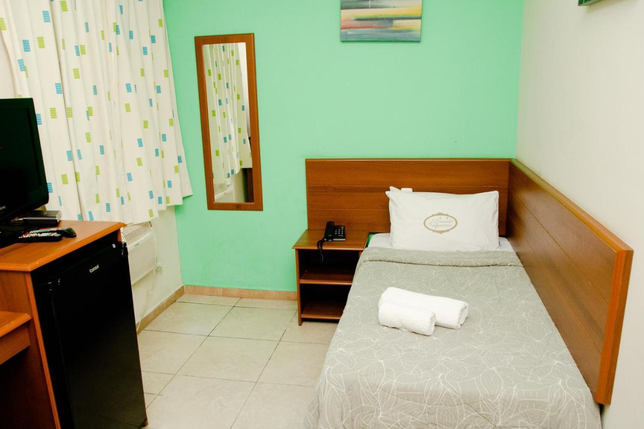 סאו פאולו Hotel Valparaiso - Metro Paraiso E 800M Da Av Paulista מראה חיצוני תמונה