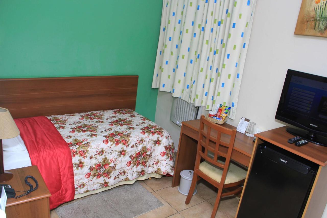 סאו פאולו Hotel Valparaiso - Metro Paraiso E 800M Da Av Paulista מראה חיצוני תמונה